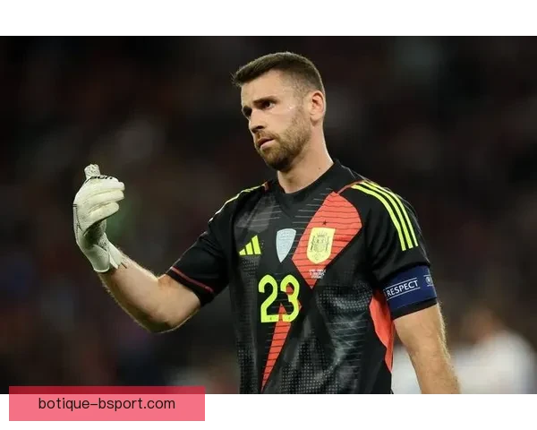 乌奈西蒙因手腕手术缺阵长期停赛 球迷期待他归队后的表现